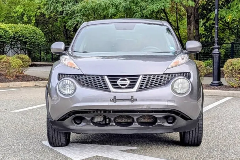 2012 Nissan Juke SV photo 1