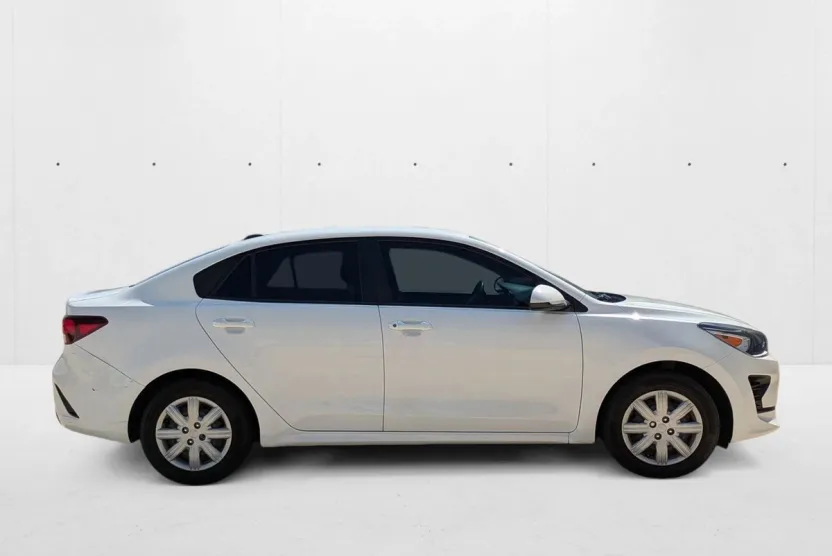 2023 Kia Rio LX photo 1