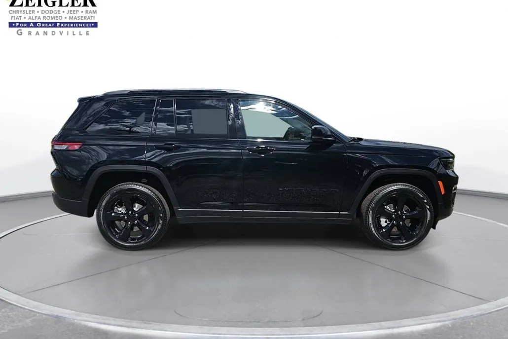 2025 Jeep Grand Cherokee Limited photo 1