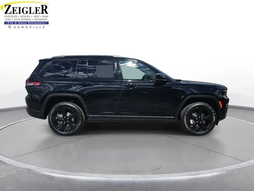 2025 Jeep Grand Cherokee Limited photo 1
