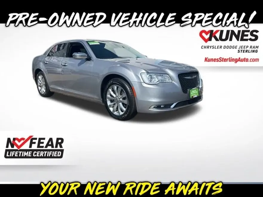 2018 Chrysler 300 Limited photo 1