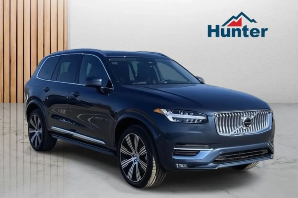 2025 Volvo XC90 AWD Plus photo 1