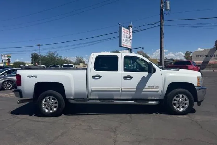 2014 Chevrolet Silverado 2500HD LT photo 1
