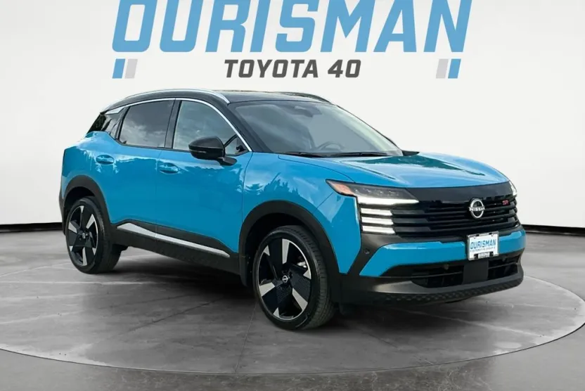 2025 Nissan Kicks SR photo 1