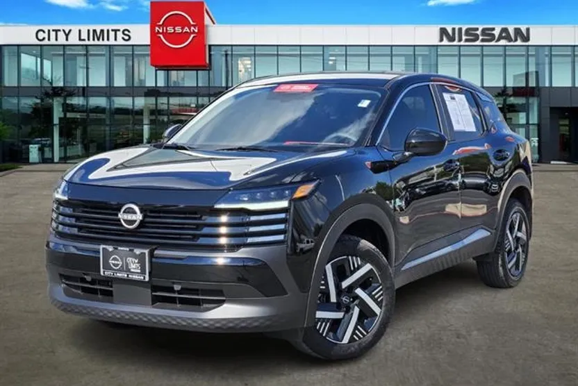 2025 Nissan Kicks SV photo 1