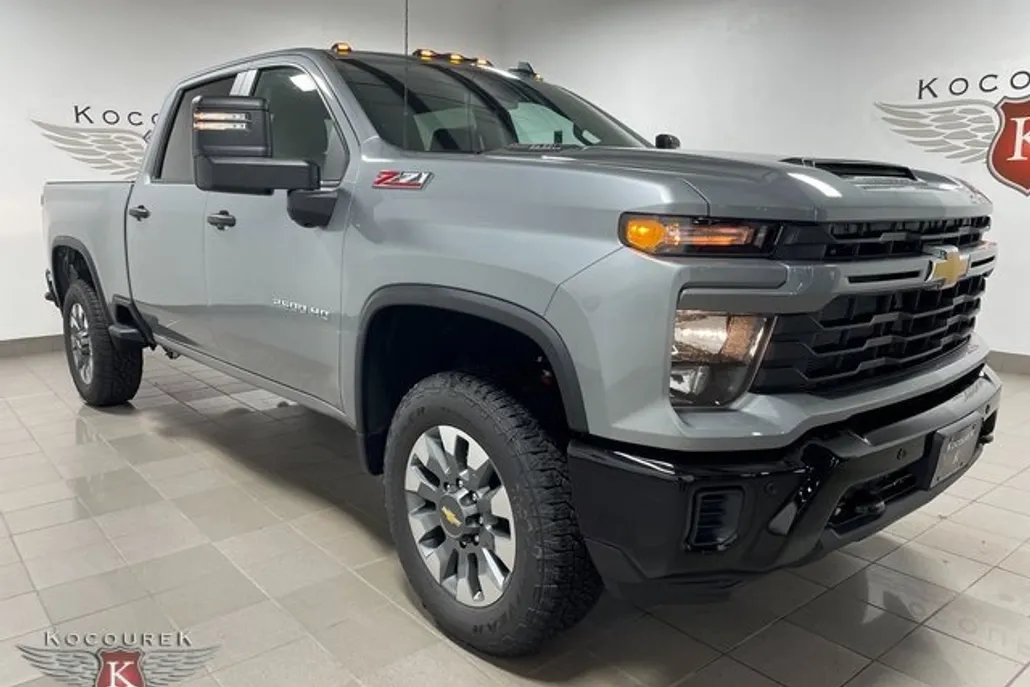 2026 Chevrolet Silverado 2500HD Custom photo 1
