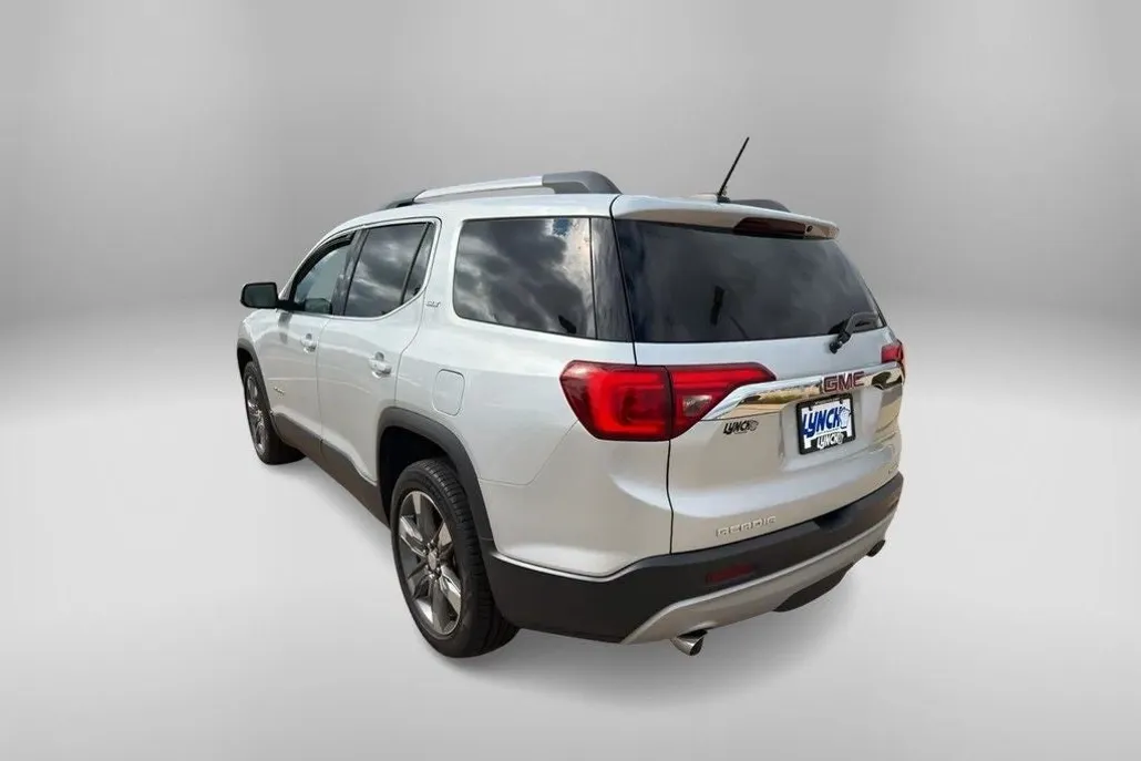 2017 Gmc Acadia SLT photo 1