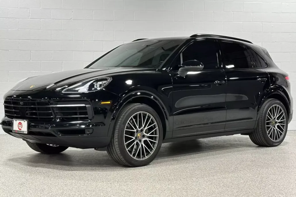 2022 Porsche Cayenne S photo 1