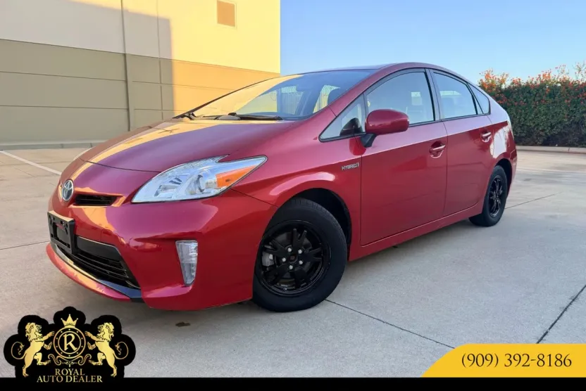 2012 Toyota Prius Two photo 1