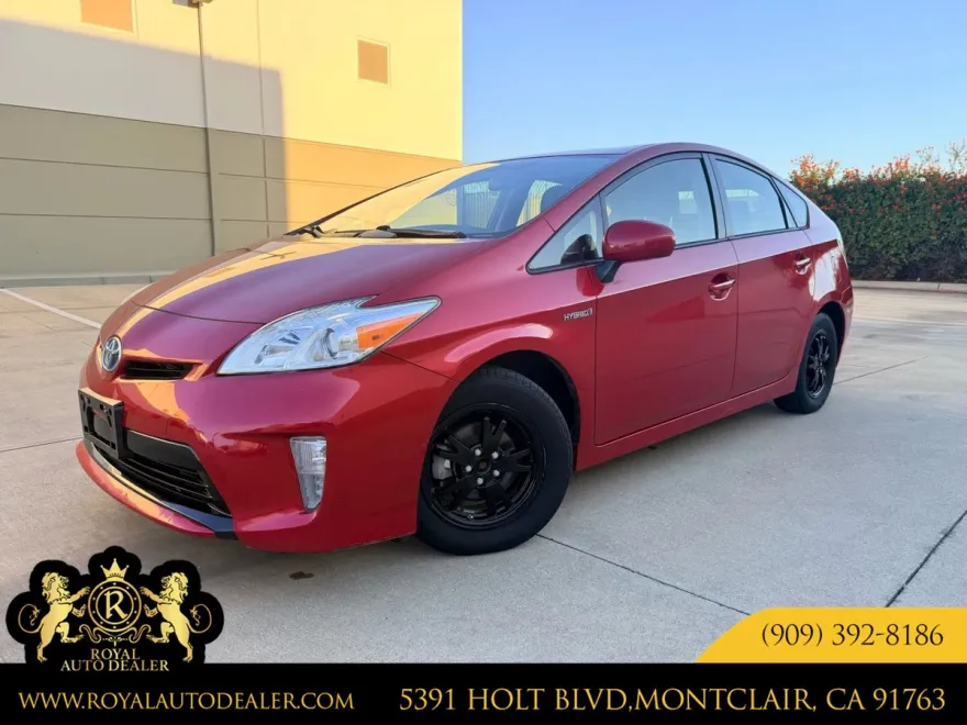 2012 Toyota Prius Two photo 1