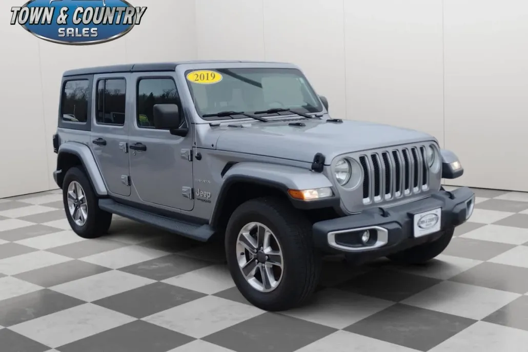 2019 Jeep Wrangler Unlimited Sahara photo 1