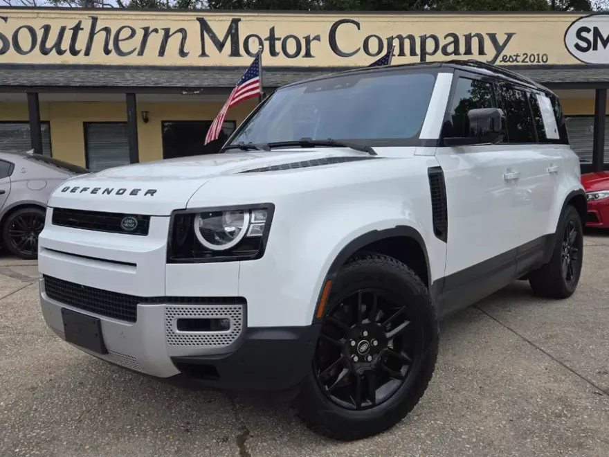 2020 Land Rover Defender 110 S photo 1