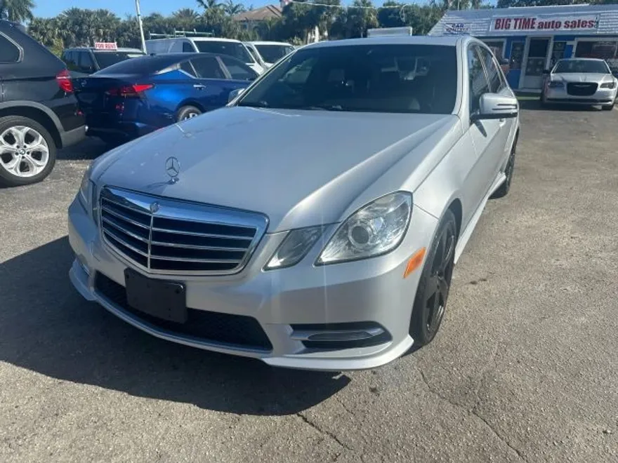2013 Mercedes Benz E 350 Sedan photo 1