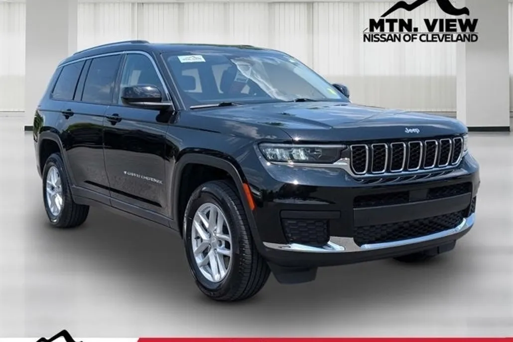 2023 Jeep Grand Cherokee Laredo photo 1