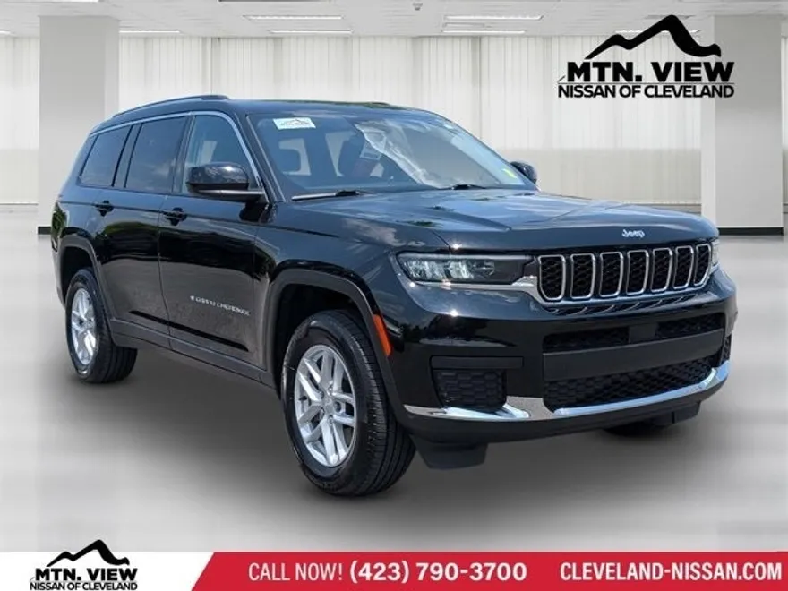 2023 Jeep Grand Cherokee Laredo photo 1