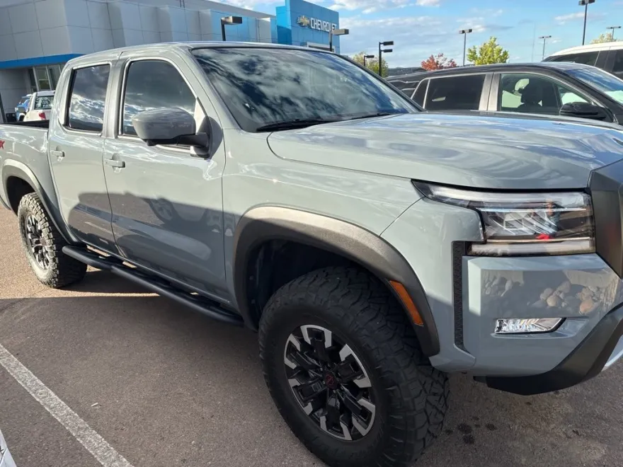 2023 Nissan Frontier PRO-4X Crew Cab photo 1