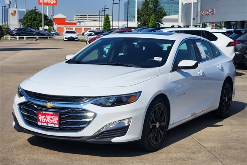 2024 Chevrolet Malibu 1LT photo 1