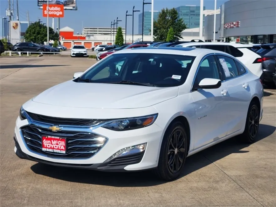 2024 Chevrolet Malibu 1LT photo 1