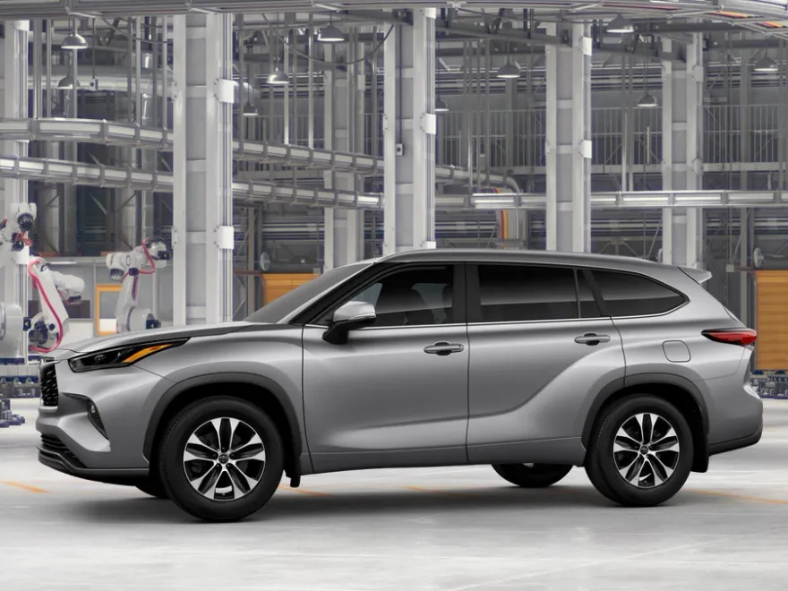 2025 Toyota Highlander XLE photo 1