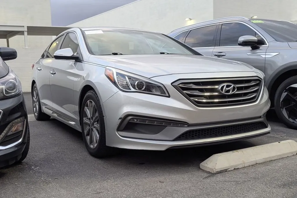 2017 Hyundai Sonata Limited photo 1