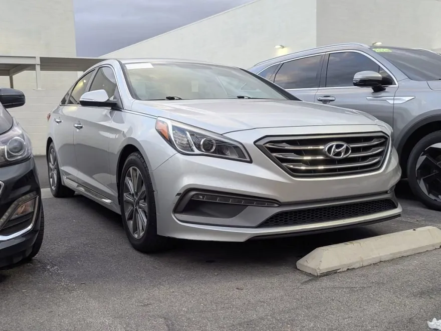 2017 Hyundai Sonata Limited photo 1