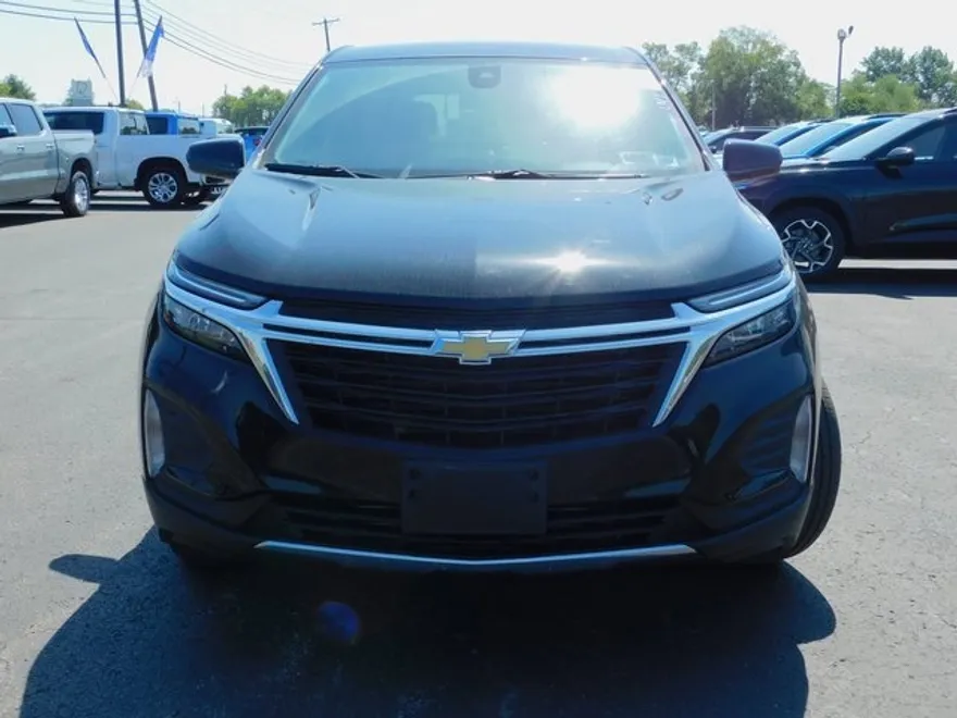 2022 Chevrolet Equinox LT photo 1