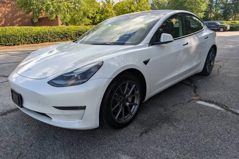 2022 Tesla Model 3 Long Range photo 1