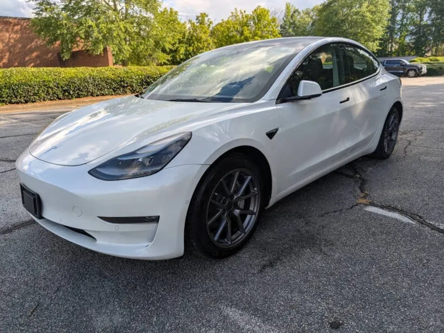 2022 Tesla Model 3 Long Range photo 1