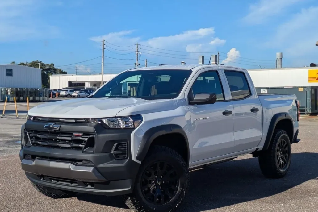 2025 Chevrolet Colorado Trail Boss photo 1