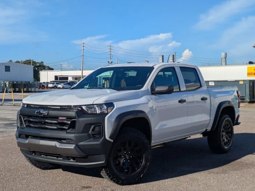 2025 Chevrolet Colorado Trail Boss photo 1