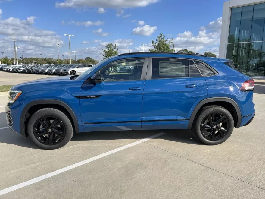2025 Volkswagen Atlas Cross Sport SEL R-Line photo 1