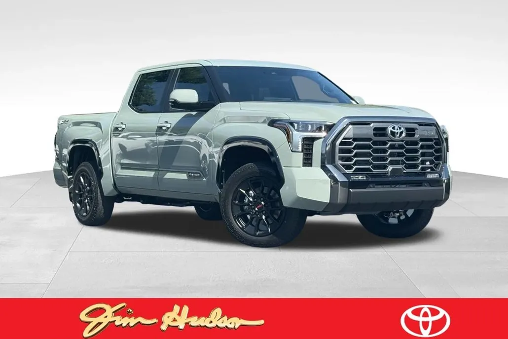 2025 Toyota Tundra Platinum CrewMax photo 1
