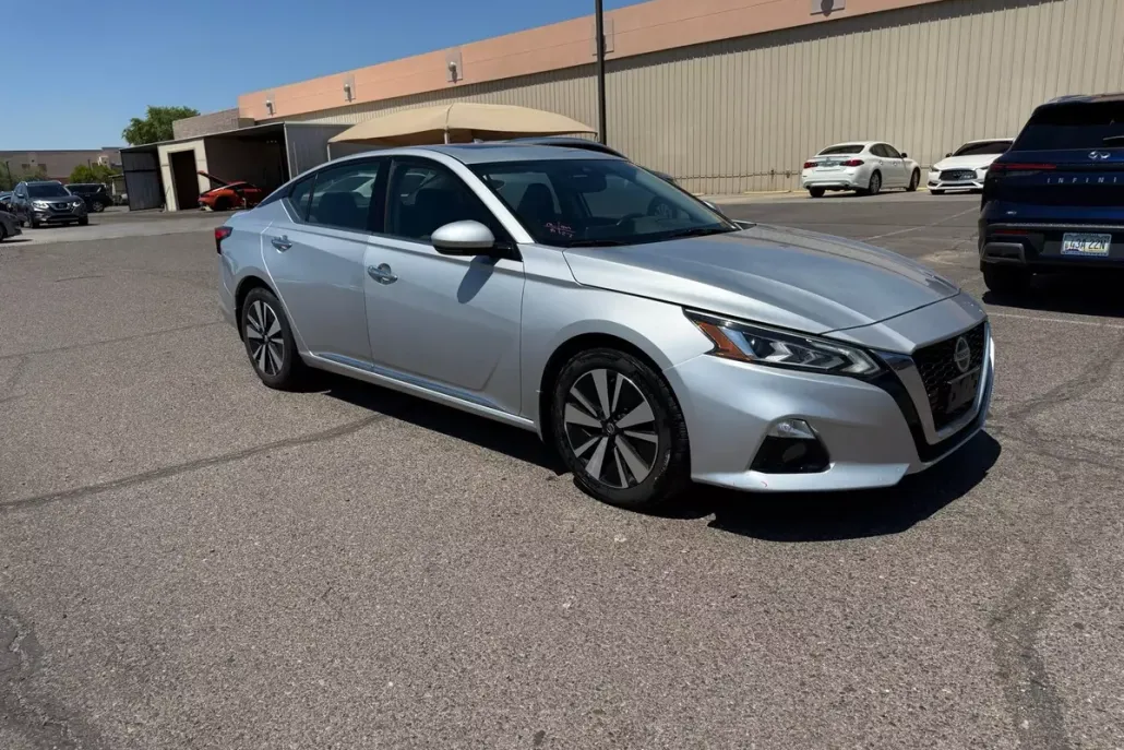 2020 Nissan Altima 2.5 SV photo 1