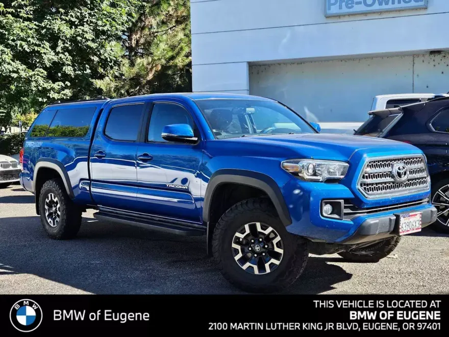 2017 Toyota Tacoma TRD photo 1