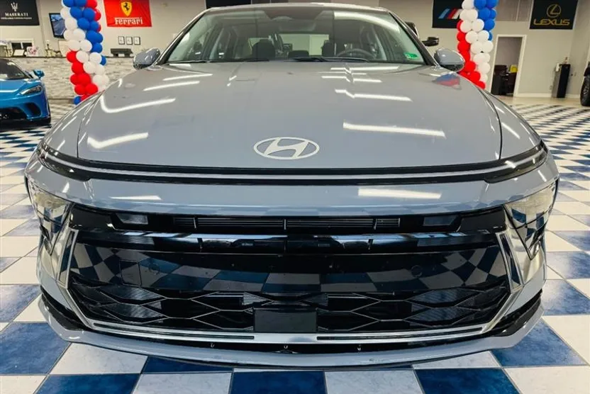 2025 Hyundai Sonata SEL photo 1