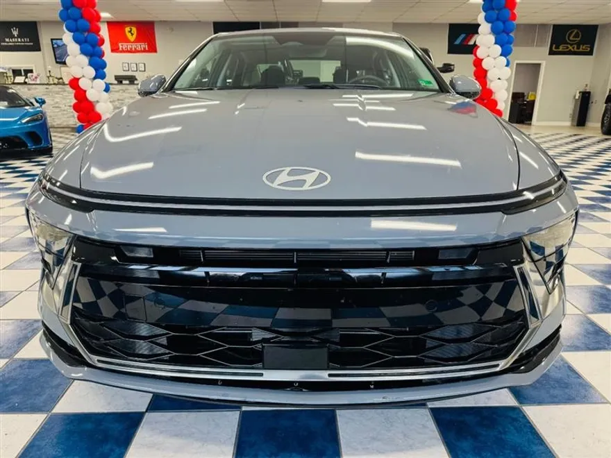 2025 Hyundai Sonata SEL photo 1