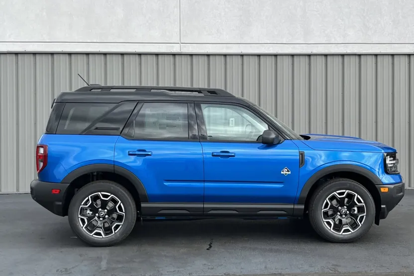 2025 Ford Bronco Sport Outer Banks photo 1