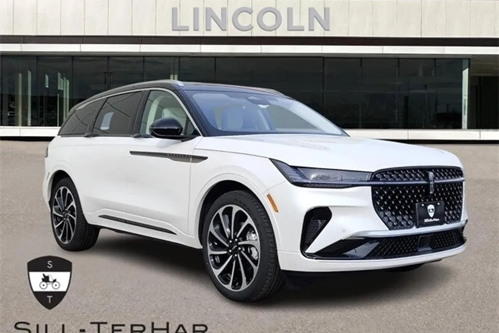 2025 Lincoln Nautilus Black Label photo 1