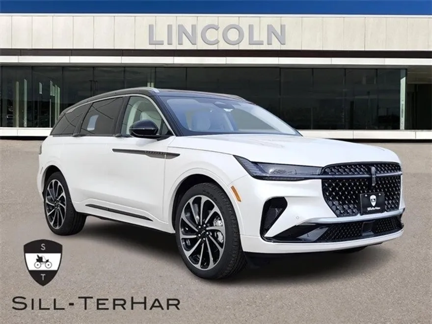 2025 Lincoln Nautilus Black Label photo 1