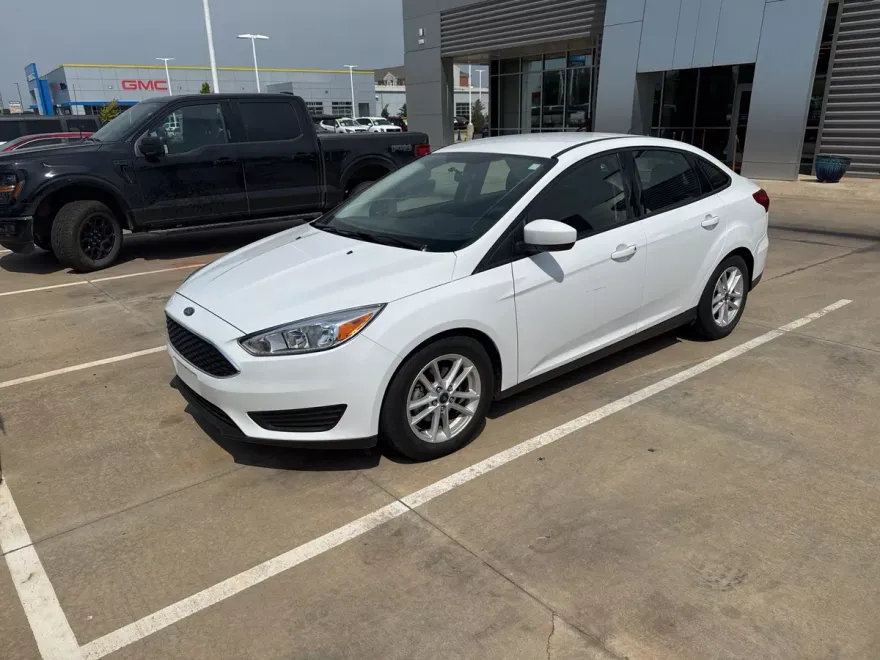 2018 Ford Focus SE photo 1