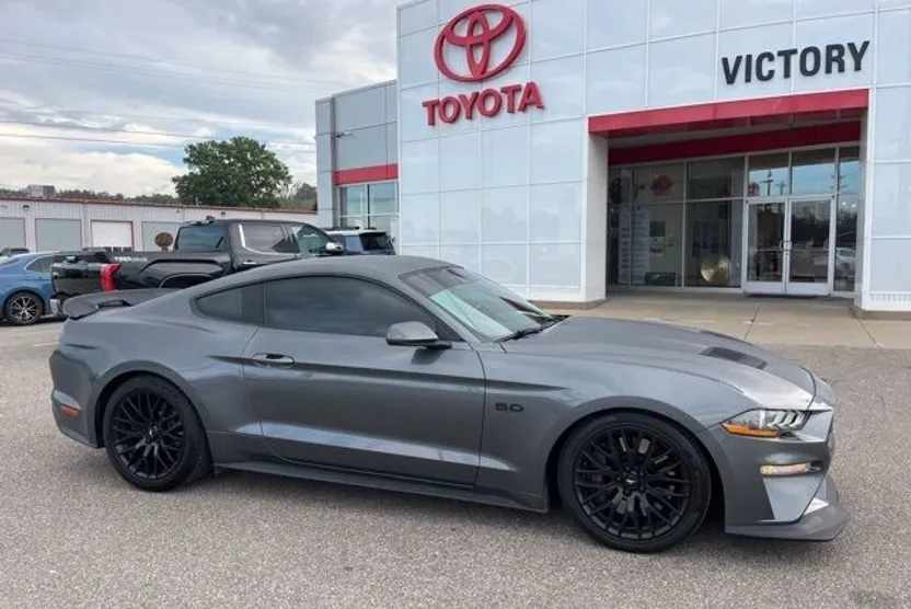 2022 Ford Mustang GT photo 1