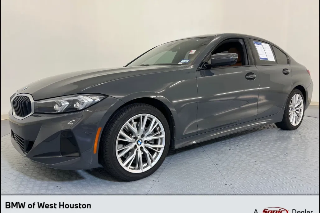 2023 Bmw 330i photo 1
