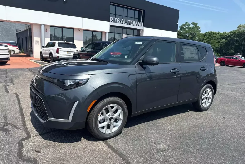 2025 Kia Soul S photo 1