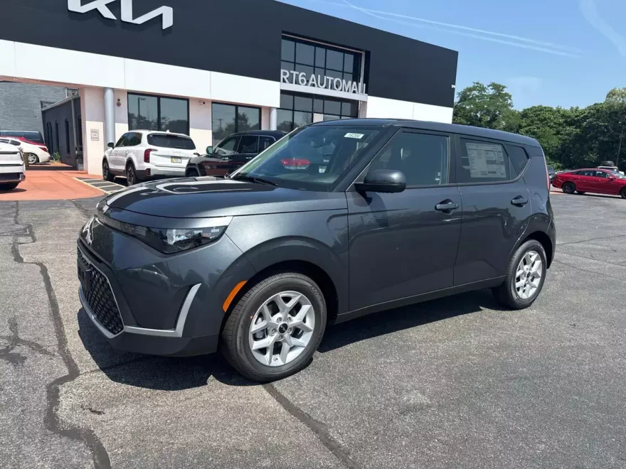 2025 Kia Soul S photo 1