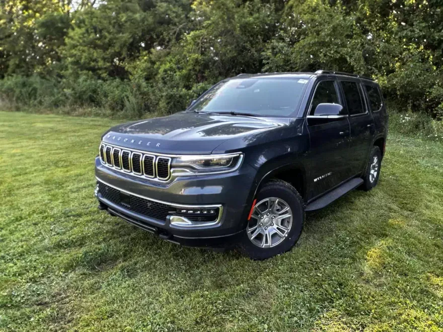 2024 Jeep Wagoneer photo 1