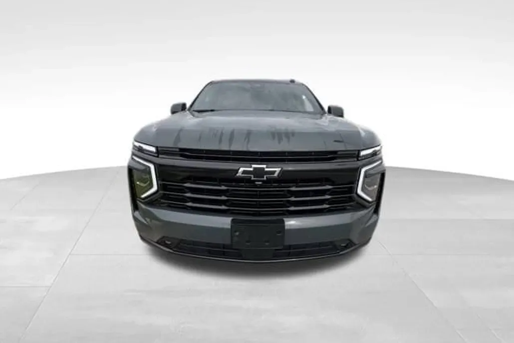 2025 Chevrolet Suburban RST photo 1