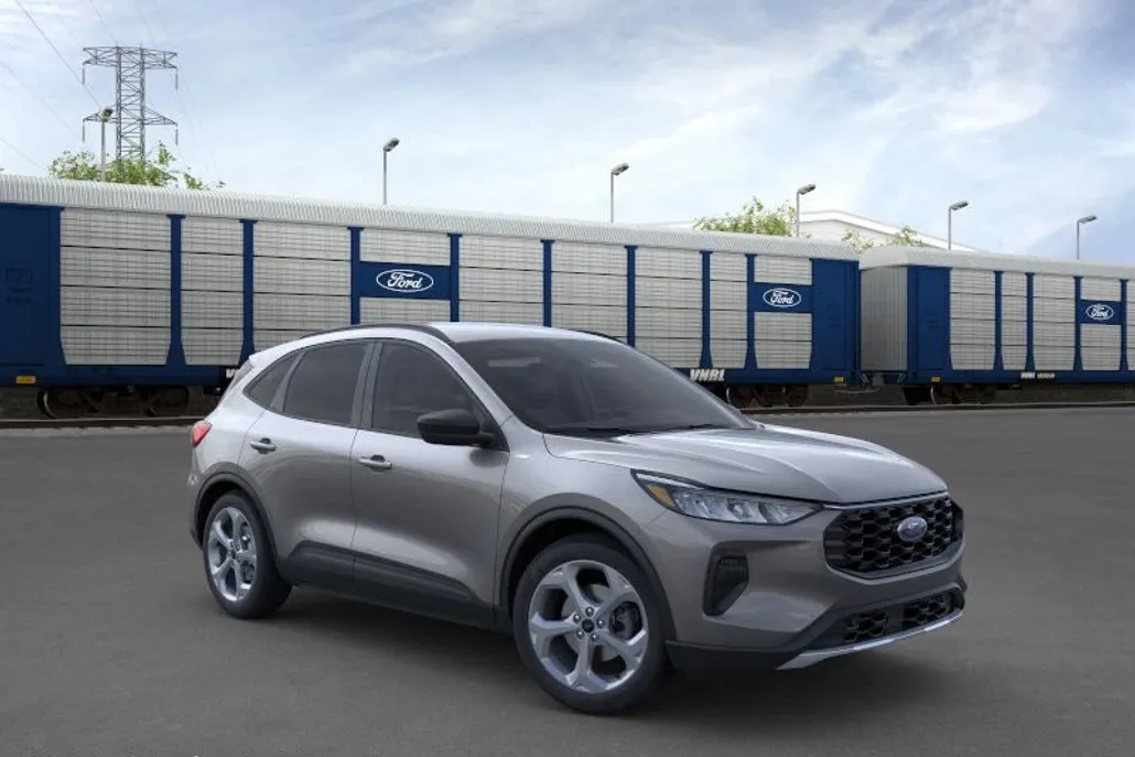 2025 Ford Escape ST-Line photo 1