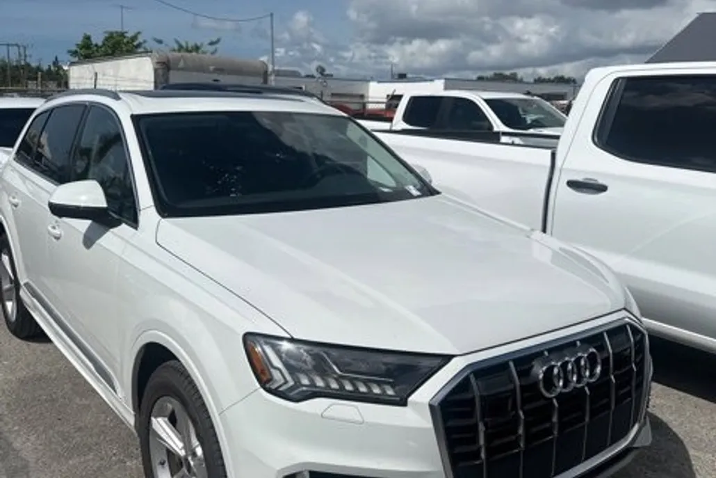 2024 Audi Q7 Premium Plus photo 1