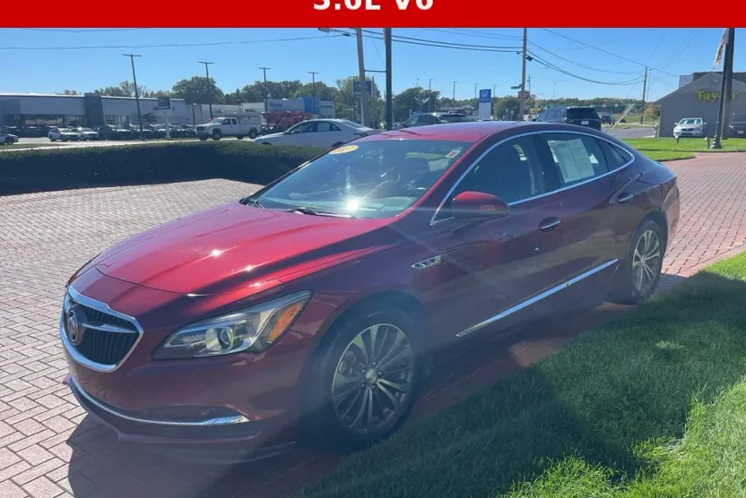 2017 Buick LaCrosse Premium photo 1