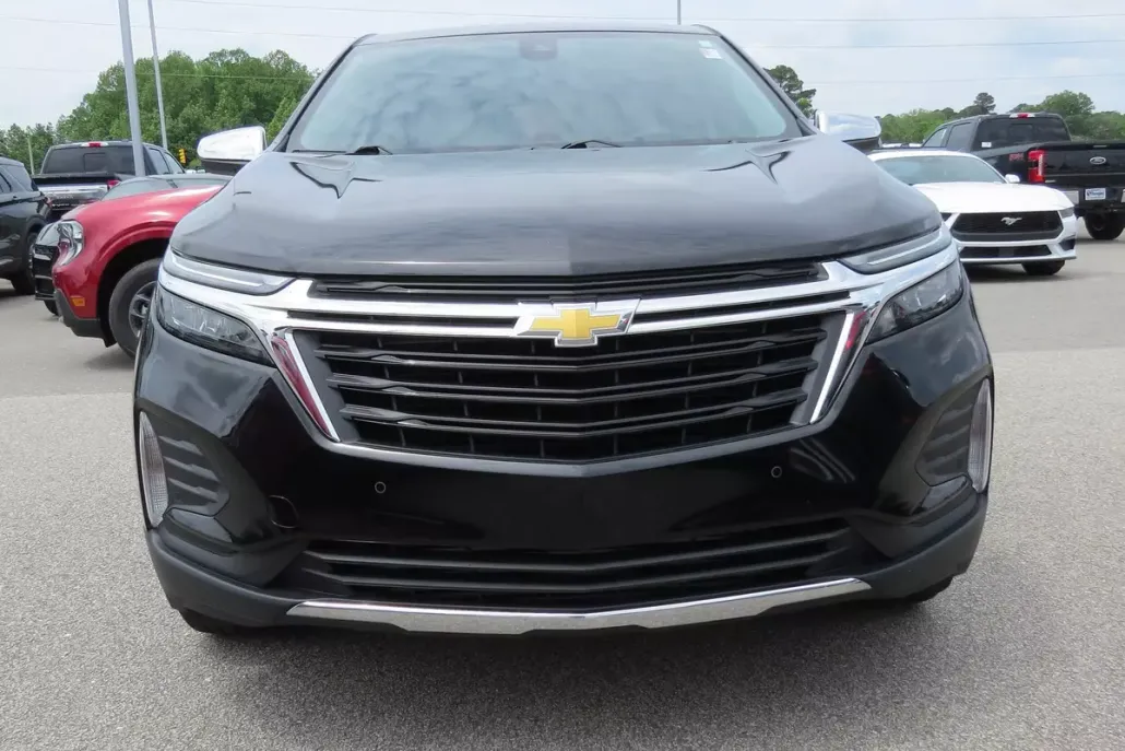 2023 Chevrolet Equinox LT photo 1